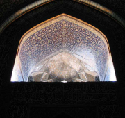 مسکن، دو روایت، دو بعد ؛ ایرانی ـ اسلامی و  سنتی و معاصر 